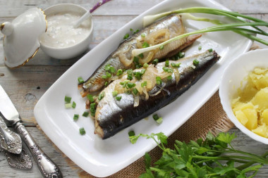 Herring in the oven baked in foil