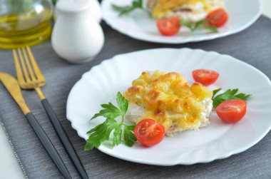 Chicken fillet with pineapples in the oven