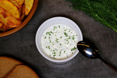 Sour cream garlic sauce