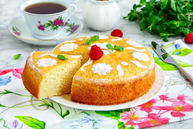 Mannikin on kefir in the oven with flour