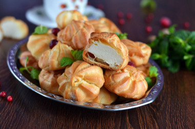 Profiteroles with custard