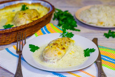 Chicken breast in cream sauce in the oven