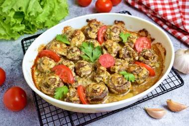 Champignons in the oven with mayonnaise and garlic