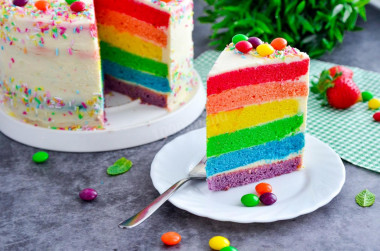 Rainbow cream cake at home