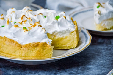 Lemon tart with meringue French pie