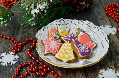 Gingerbread with icing for the New Year