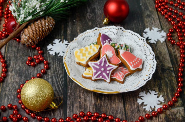 Gingerbread with icing for the New Year