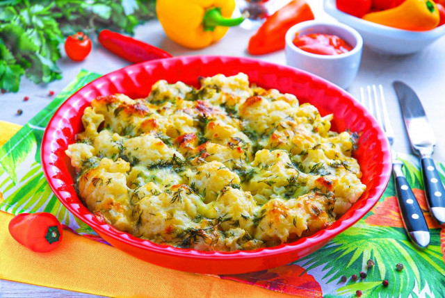 Cauliflower in sour cream in the oven