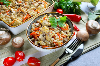 Pearl barley with chicken in the oven