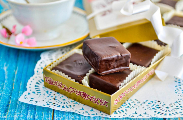 Homemade Bird's milk candies on agar agar