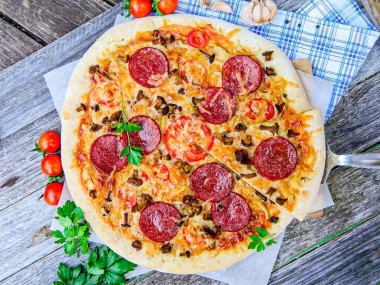 Yeast-free pizza with milk in the oven