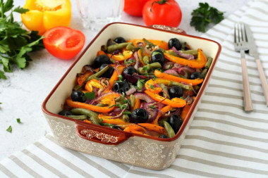 Pink salmon baked in the oven with juicy vegetables