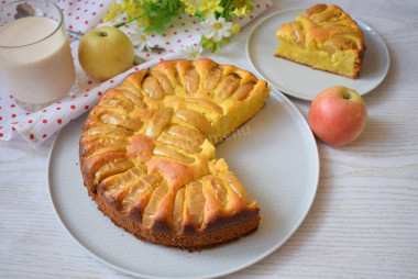 Cottage cheese charlotte with apples in the oven