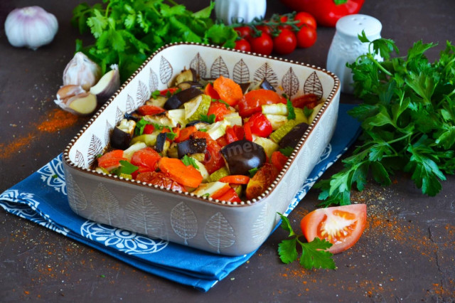 Vegetable stew in the oven