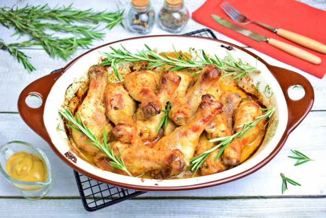 Chicken in honey mustard sauce in the oven baked