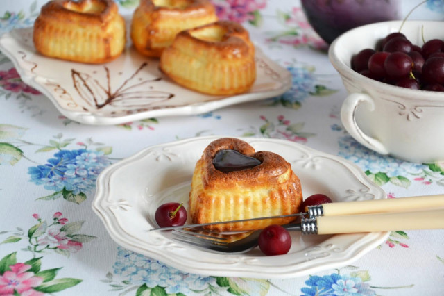 Fluffy cheesecakes in the oven