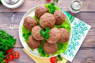 Minced beef patties in the oven