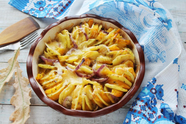 Baked potatoes with pumpkin in the oven