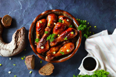 Chicken drumsticks in soy sauce in the oven