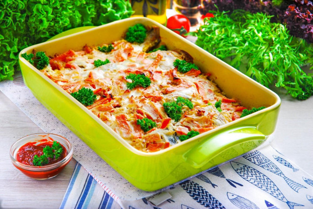 Pollock sour cream carrot onion in the oven