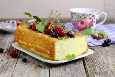 Delicate classic cottage cheese casserole with semolina