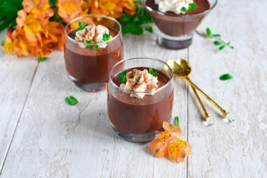 Chocolate mousse for dessert