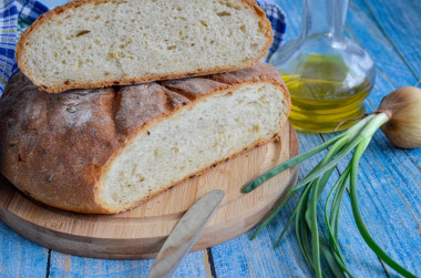 Onion bread in the oven