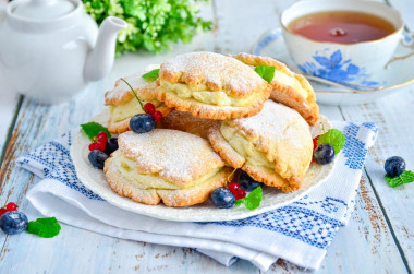 Juicers with cottage cheese from shortbread