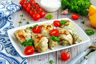 Chicken drumsticks in sour cream in the oven