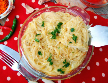 Noodles in the oven with egg