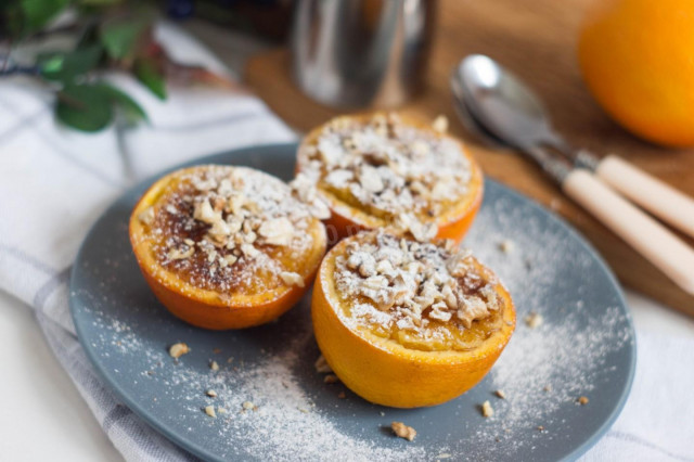 Oranges baked in the oven hot dessert