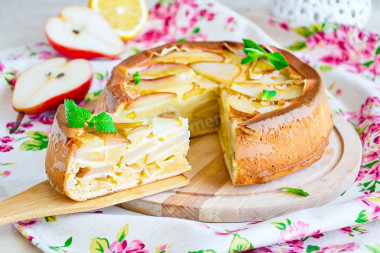 Pie with pears in the oven