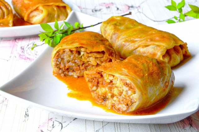 Classic cabbage rolls in a saucepan