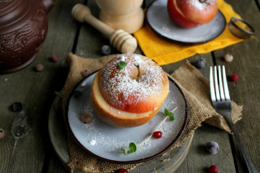 Stuffed apples in the oven