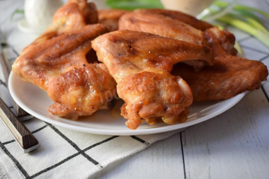 Wings in honey mustard sauce in the oven