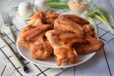 Wings in honey mustard sauce in the oven