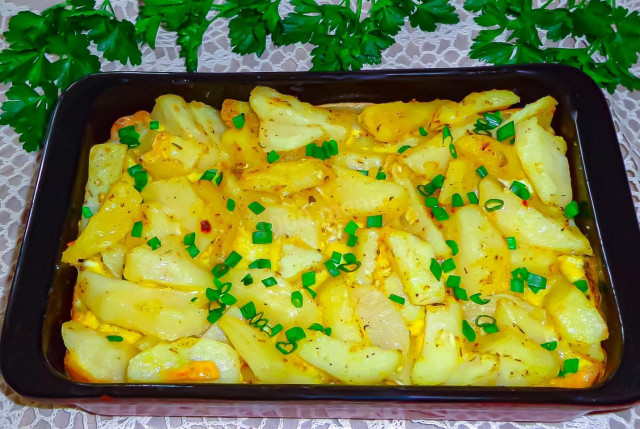 Potatoes with egg in oven