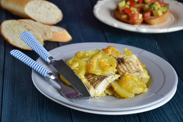 Pollock fillet with potatoes in the oven