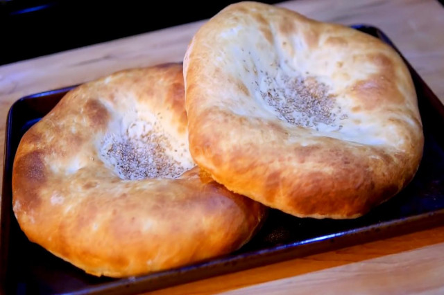 Uzbek lavash at home in the oven