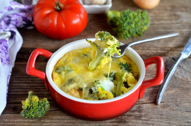 Broccoli with egg and cheese in the oven