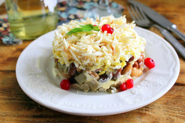 Salad with beans and mushrooms