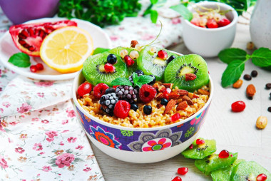 Bulgur porridge with milk