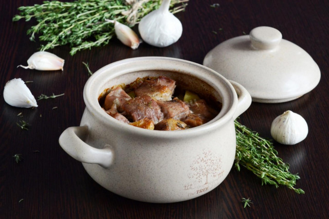 Lamb in pots in the oven