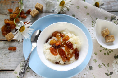 Funeral kutya with rice raisins for a wake