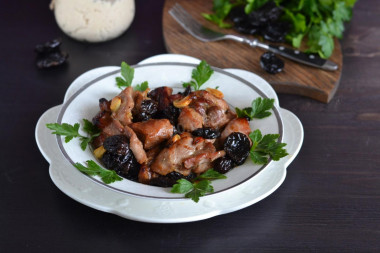 Turkey with prunes in the oven