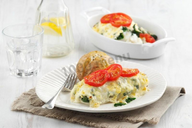 Hake baked in the oven with vegetables