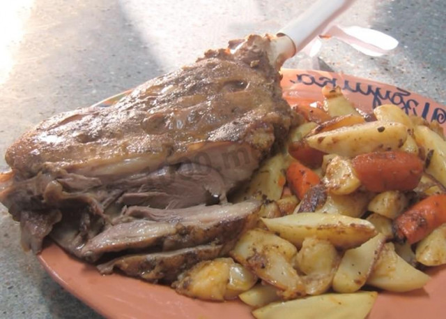 Lamb shoulder in the oven