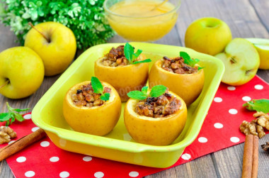 Apples with walnuts baked in the oven with honey