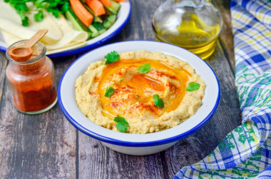 Homemade chickpea hummus