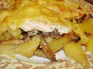 Potatoes with pineapples in the oven